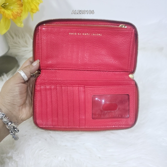 Marc By Marc Jacobs Red Leather Women's Wallet - Picture 9 of 15